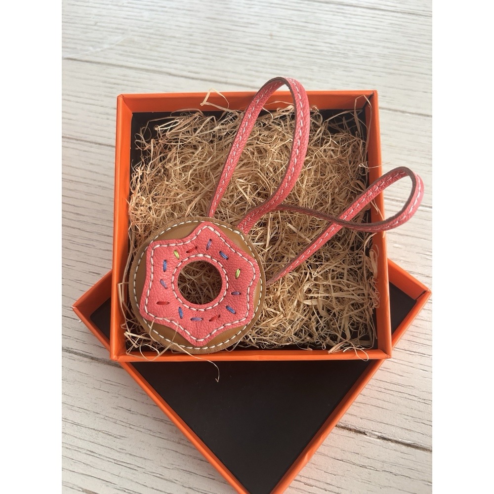 Cute Donut Bag Charm Keychain | Pink Sprinkles Faux Leather Purse Charm